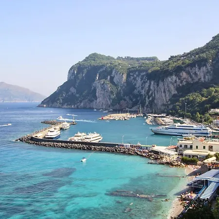 ベッド・アンド・ブレックファスト カプリ イン カプリ