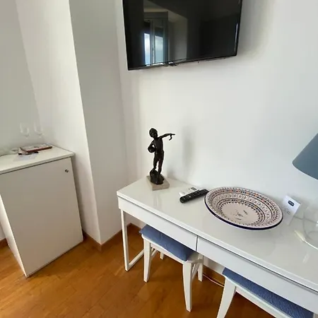 Couette-café Capri Inn 4*