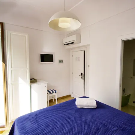 Capri Inn Couette-café 4*