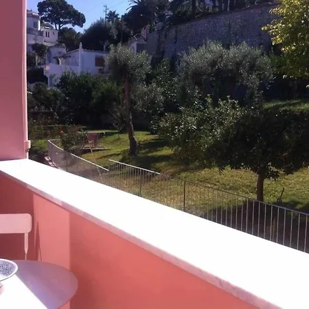 Capri Inn Couette-café 4*