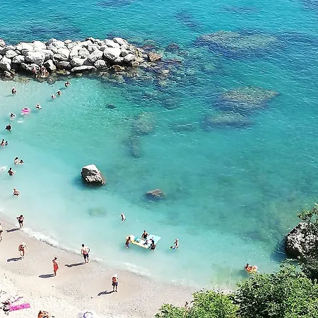 カプリ イン ベッド・アンド・ブレックファスト