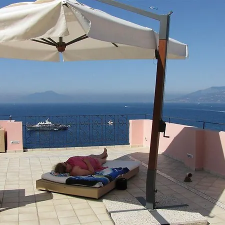 Capri Inn Couette-café