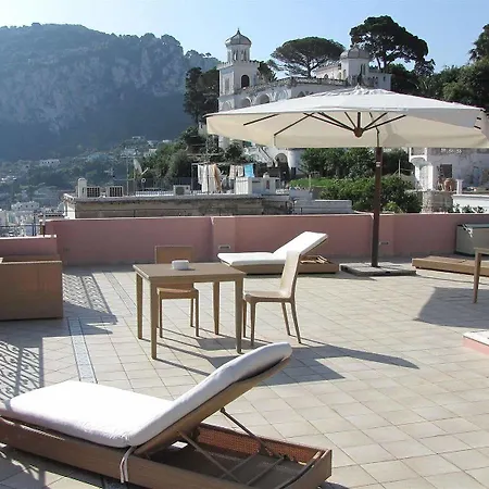 Capri Inn Couette-café 4*