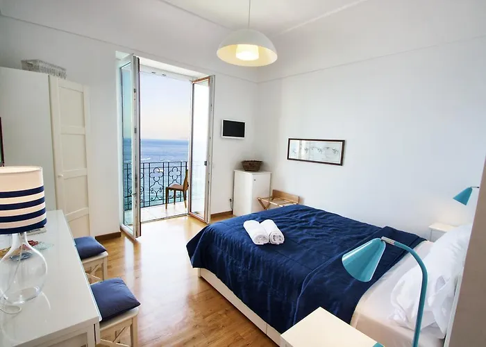 Capri Inn Bed and breakfast 4*