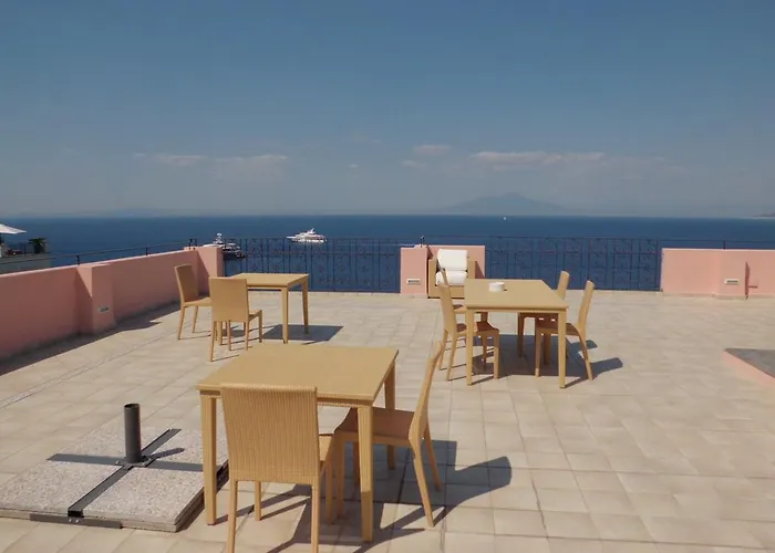 Capri Inn Bed and breakfast 4*