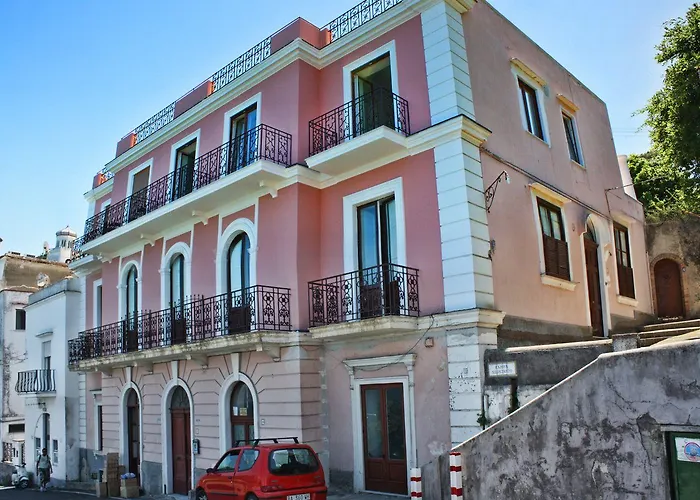 Capri Inn Bed and breakfast 4*