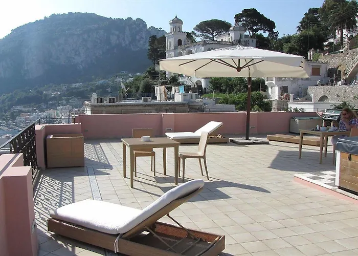 Capri Inn Bed & Breakfast 4*