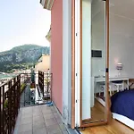 Capri Inn לינה וארוחת בוקר 4*