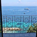 Capri Inn 4* קאפרי