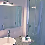 Capri Inn 4* קאפרי