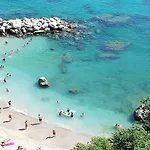 Capri Inn לינה וארוחת בוקר