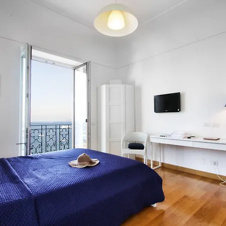 Bed and Breakfast Capri Inn 4*